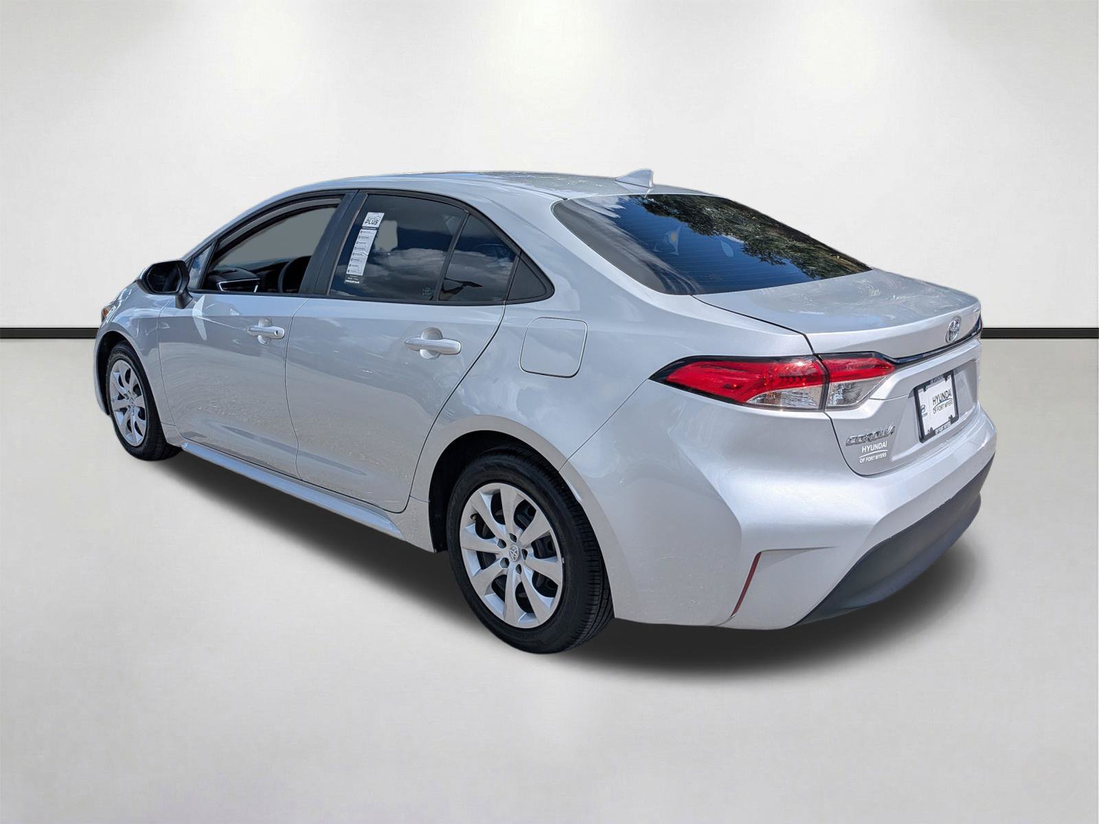 Used 2023 Toyota Corolla LE FWD image 6