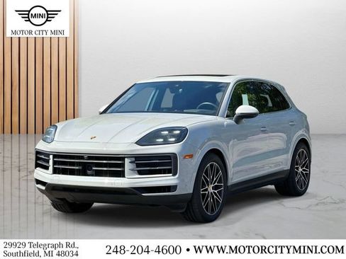 Used 2024 Porsche Cayenne AWD/4WD image 8