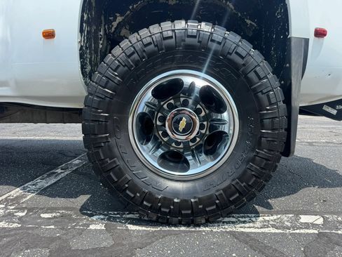 Used 2018 Chevrolet Silverado 3500 LT w/ LT Convenience Package AWD/4WD image 13