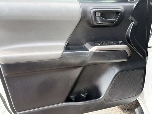 Used 2021 Toyota Tacoma SR5 RWD image 14