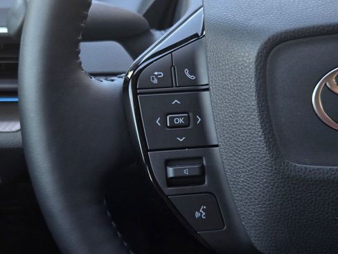 Used 2024 Toyota Prius XLE FWD image 24