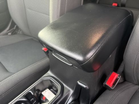 Used 2022 Jeep Wrangler Unlimited Sport image 40