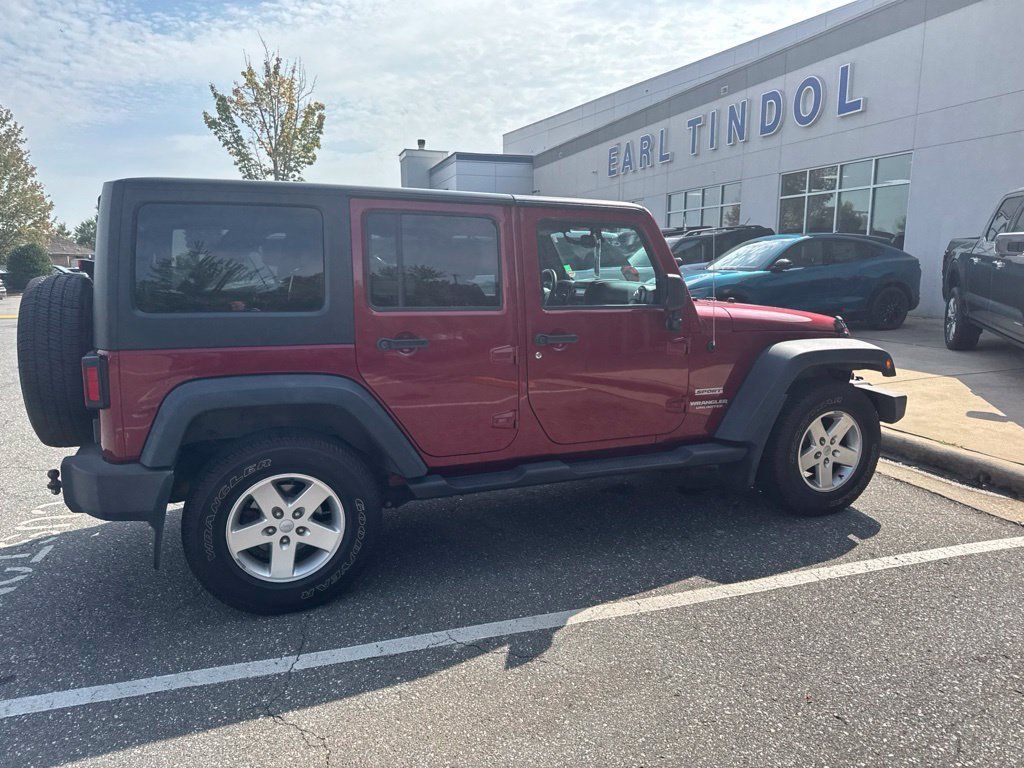 Used 2013 Jeep Wrangler Unlimited Sport AWD/4WD image 6
