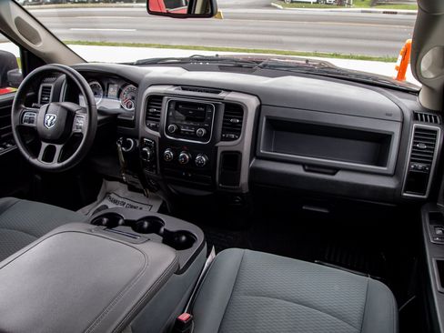 Used 2018 RAM 1500 Express AWD/4WD image 28