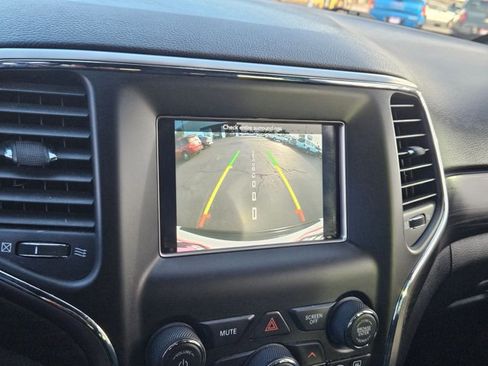 Used 2021 Jeep Grand Cherokee Laredo w/ Security & Convenience Group image 13