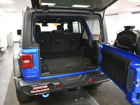 Used 2024 Jeep Wrangler Unlimited Rubicon 4xe AWD/4WD image 22