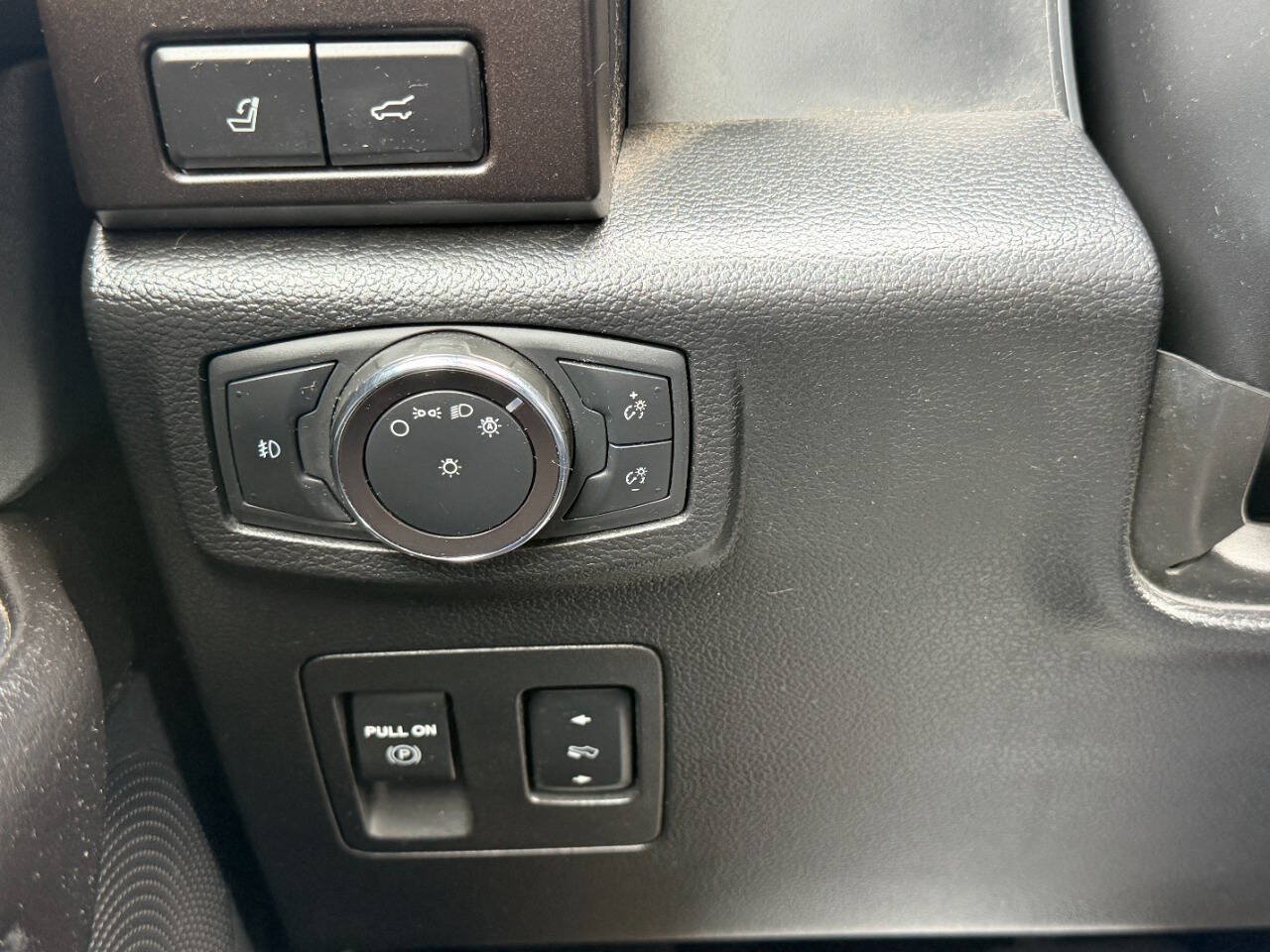 Used 2018 Ford Expedition Limited w/ Equipment Group 301A AWD/4WD image 35