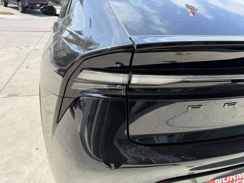 Certified 2025 Toyota Prius Plug-In Hybrid image 31