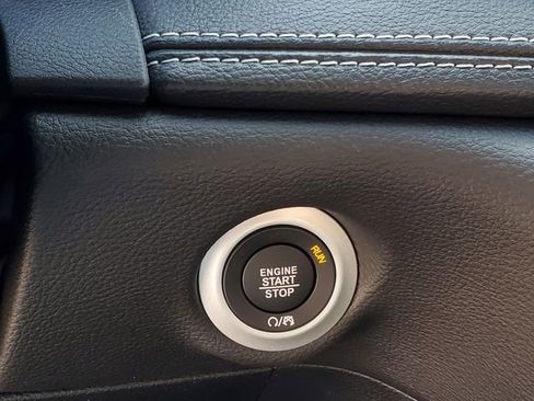 New 2026 Chrysler Pacifica Select image 15