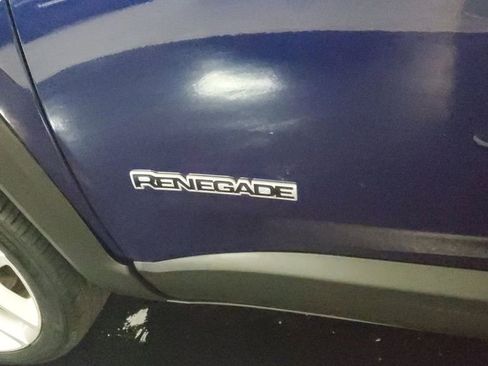 Used 2021 Jeep Renegade Latitude image 8