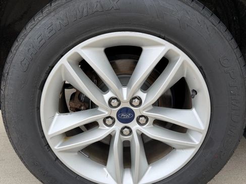 Used 2018 Ford Edge SEL w/ Equipment Group 201A AWD/4WD image 29