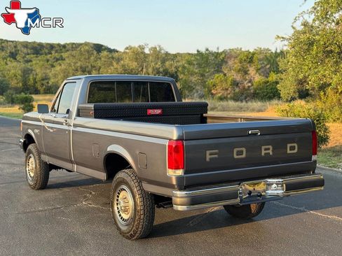 Used 1989 Ford F250 XL 2dr 4WD Standard Cab LB image 9