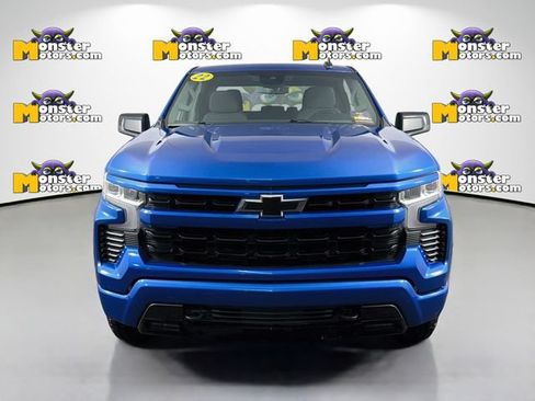 Used 2022 Chevrolet Silverado 1500 RST AWD/4WD image 2