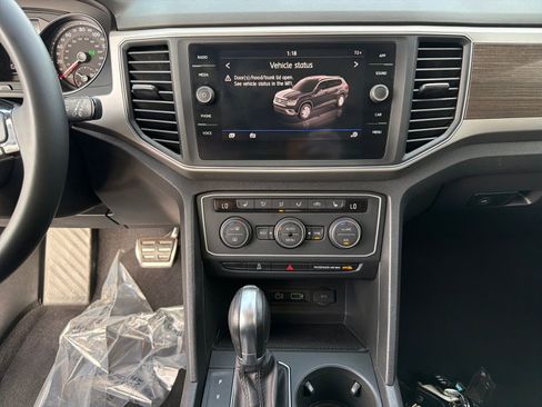 Used 2019 Volkswagen Atlas SE w/ Panoramic Sunroof Package image 17