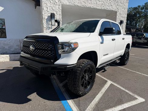 Used 2019 Toyota Tundra SR5 w/ SR5 Upgrade Package AWD/4WD image 3