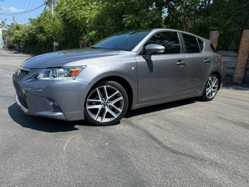 Used 2015 Lexus CT 200h w/ Navigation Package FWD image 2