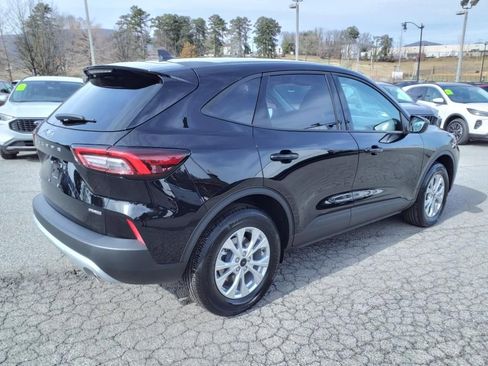 Used 2025 Ford Escape Active w/ Cold Weather Package image 5
