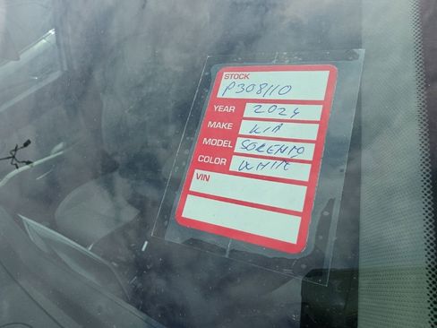 Certified 2024 Kia Sorento EX w/ Panoramic Sunroof Package FWD image 14