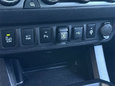 Used 2021 Toyota Tacoma TRD Sport image 22