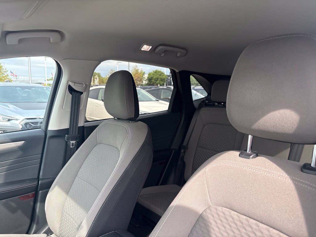 Used 2022 Ford Escape SE w/ SE Sport Appearance Package FWD image 4