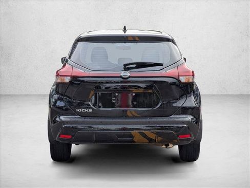 Used 2023 Nissan Kicks S image 7