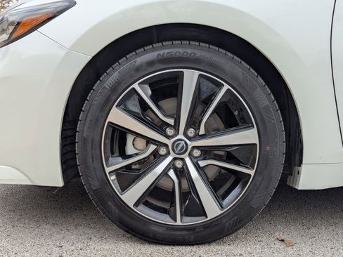 Used 2023 Nissan Maxima SV w/ Floor Mat Group image 30