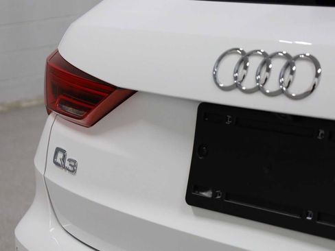 Certified 2025 Audi Q3 2.0T Premium w/ Convenience Package image 8