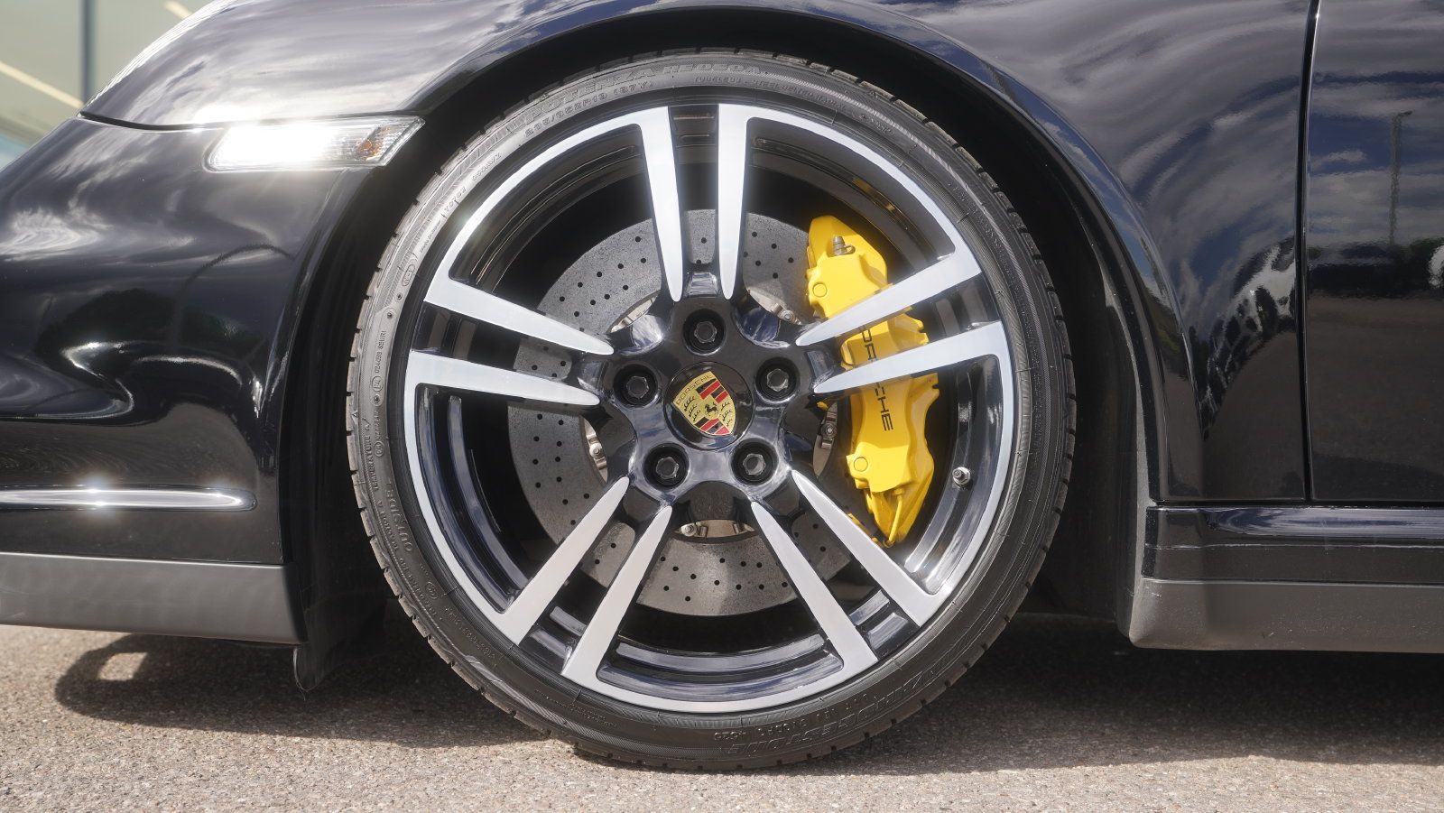 Used 2013 Porsche 911 Turbo S AWD/4WD image 6