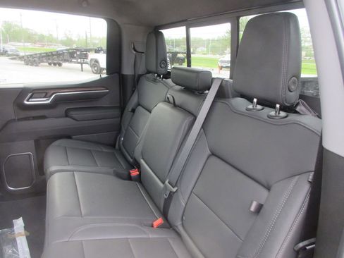 New 2026 GMC Sierra 1500 SLT image 13