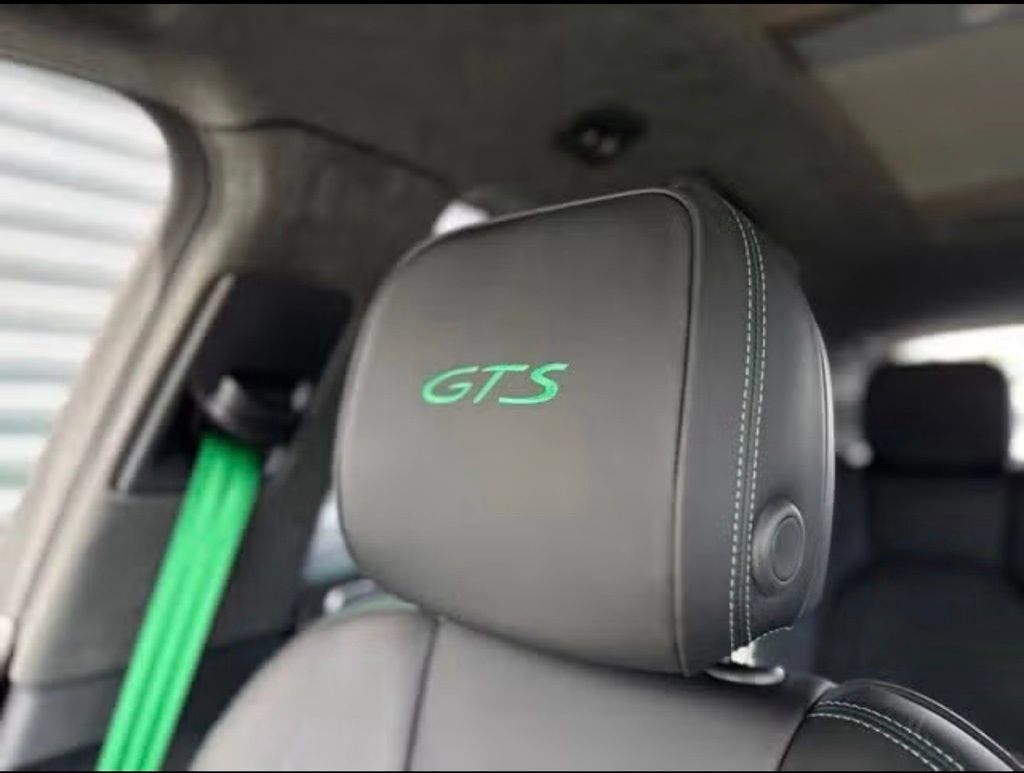 Used 2026 Porsche Macan GTS AWD/4WD image 35