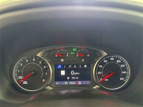 Used 2023 GMC Acadia AT4 image 37