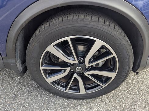 Used 2019 Nissan Rogue Sport SL w/ Premium Package image 11