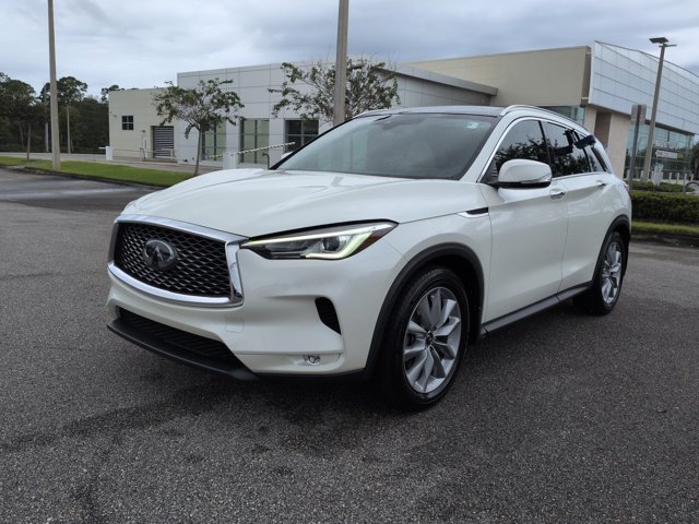 Used 2020 INFINITI QX50 Luxe w/ Navigation Package FWD image 9