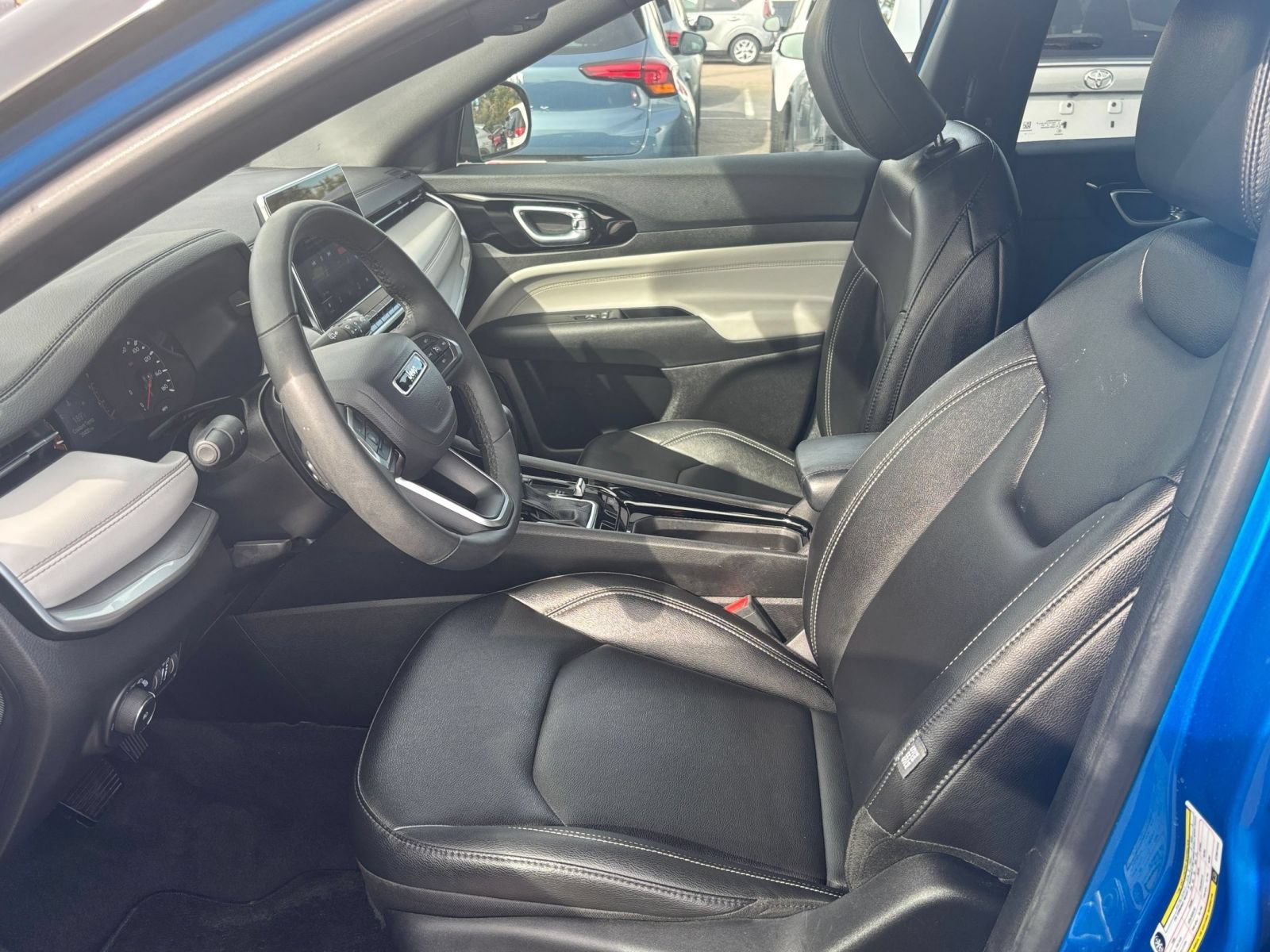 Used 2025 Jeep Compass Limited AWD/4WD image 25