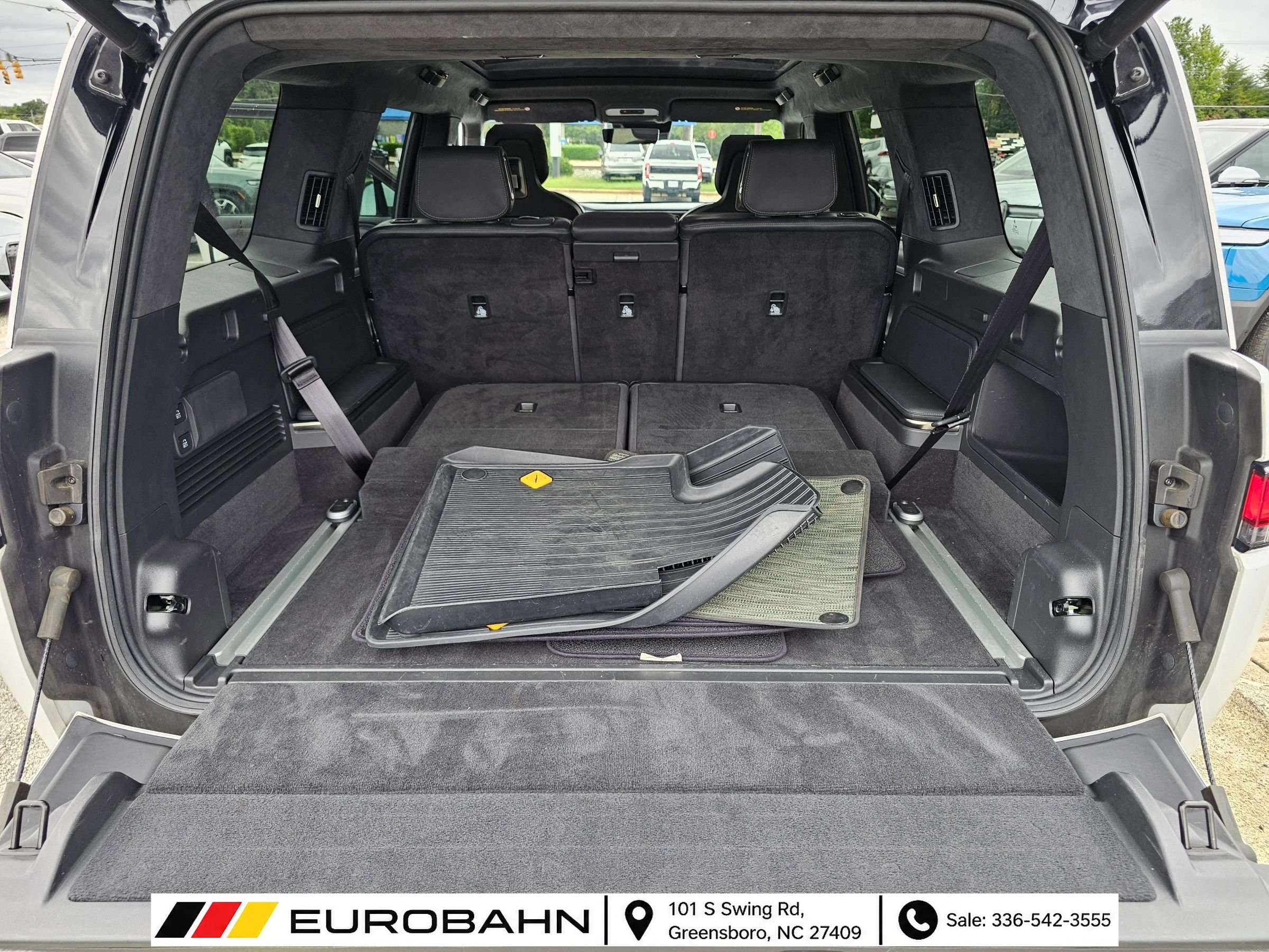 Used 2025 Rivian R1S Adventure Dual AWD/4WD image 39