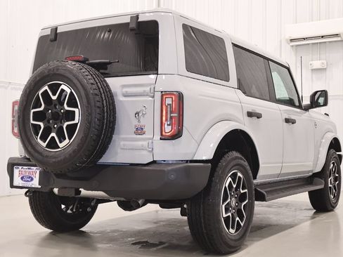 New 2026 Ford Bronco Outer Banks AWD/4WD image 9