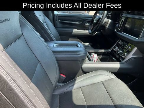 Used 2021 GMC Yukon XL Denali AWD/4WD image 8