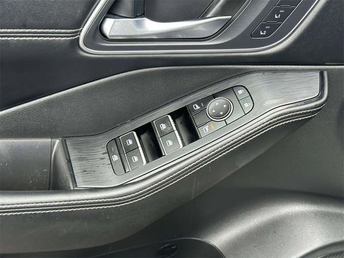 Certified 2021 Nissan Rogue Platinum image 17