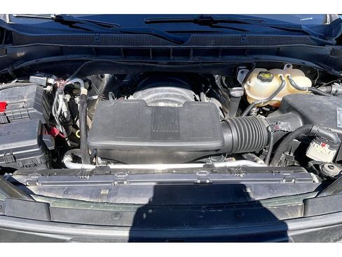 Used 2021 Chevrolet Suburban LT w/ LT Signature Plus Package AWD/4WD image 12