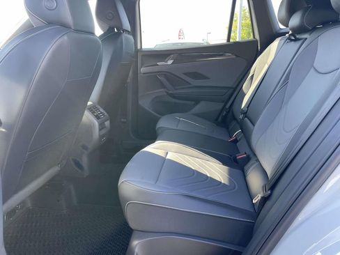 New 2026 Volkswagen Tiguan SE R-Line FWD image 10