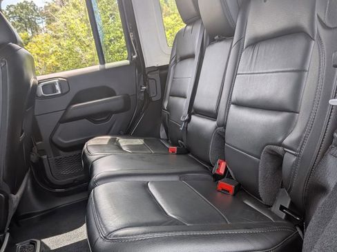 Used 2021 Jeep Wrangler Unlimited Sahara image 19