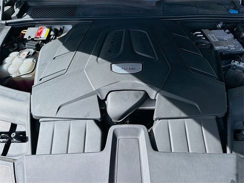 Used 2020 Porsche Cayenne image 31