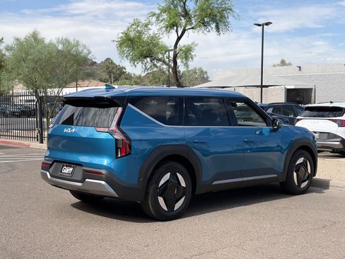 New 2026 Kia EV9 Wind AWD/4WD image 4