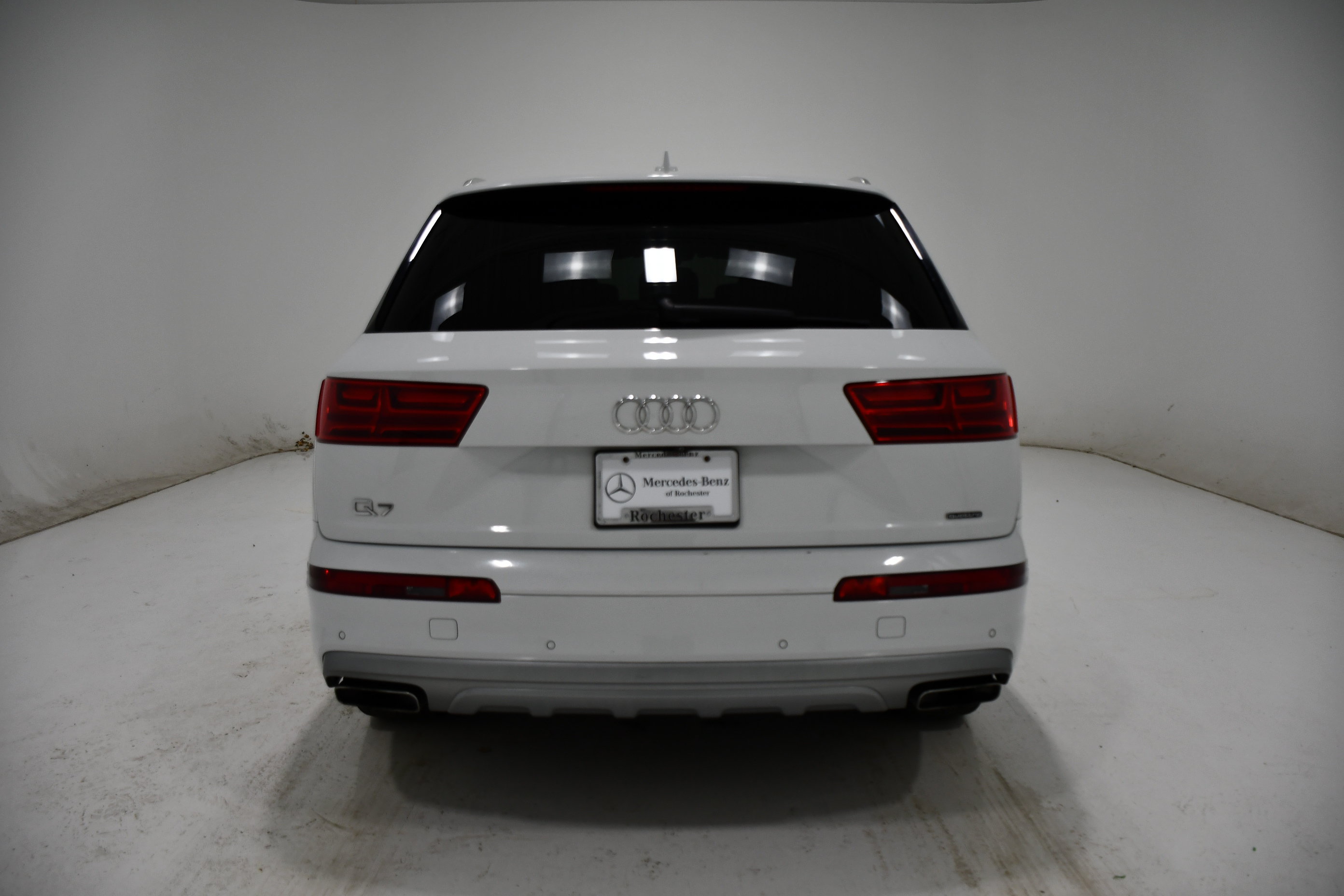 Used 2017 Audi Q7 2.0T Premium Plus w/ Premium Plus Package AWD/4WD image 4
