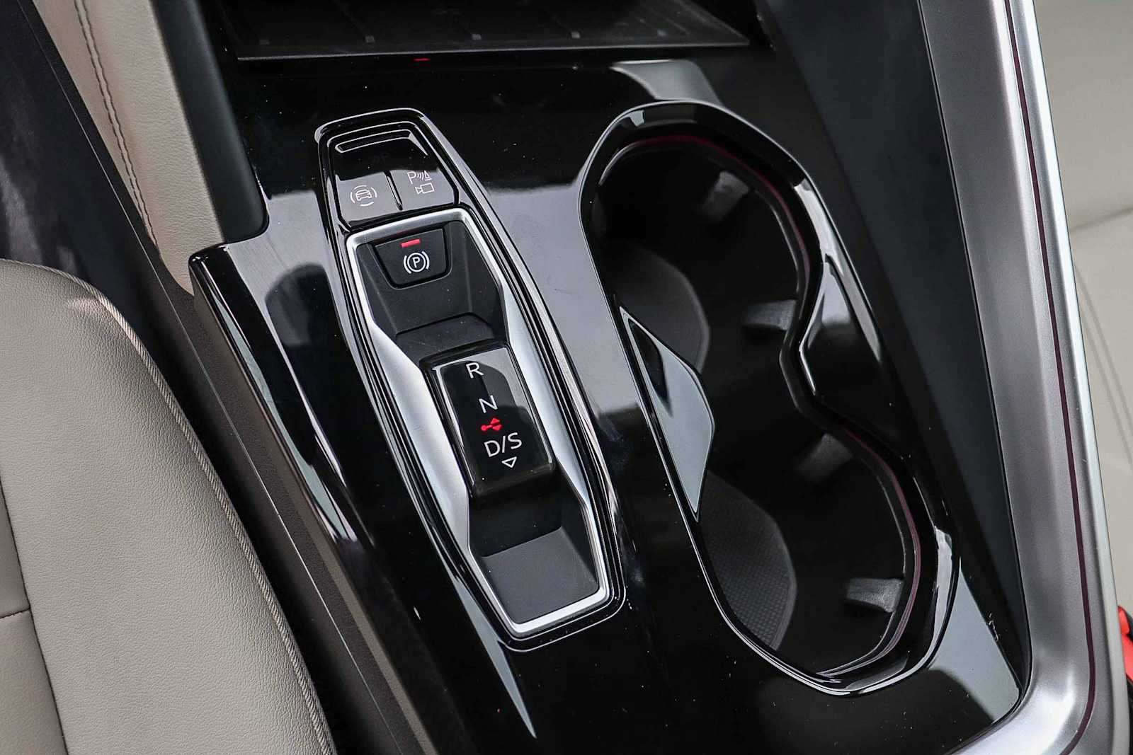 Used 2025 Audi Q5 Premium w/ Convenience Package AWD/4WD image 24
