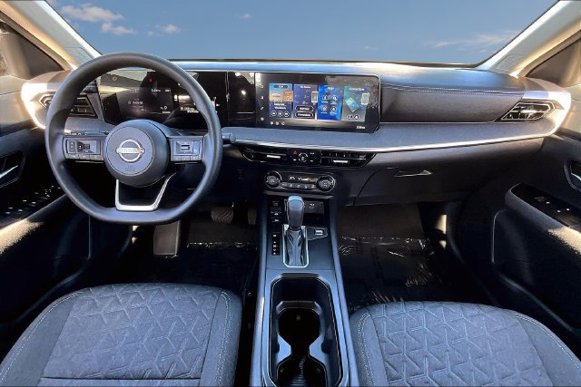 Used 2026 Nissan Kicks SV FWD image 7