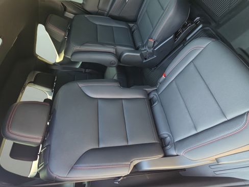 Used 2026 Chevrolet Traverse Z71 w/ Driver Confidence Package AWD/4WD image 48