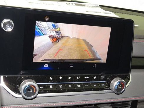 Certified 2024 Chevrolet Colorado Z71 w/ Z71 Convenience Package 2 image 18