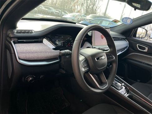 Used 2023 Jeep Compass Sport image 9