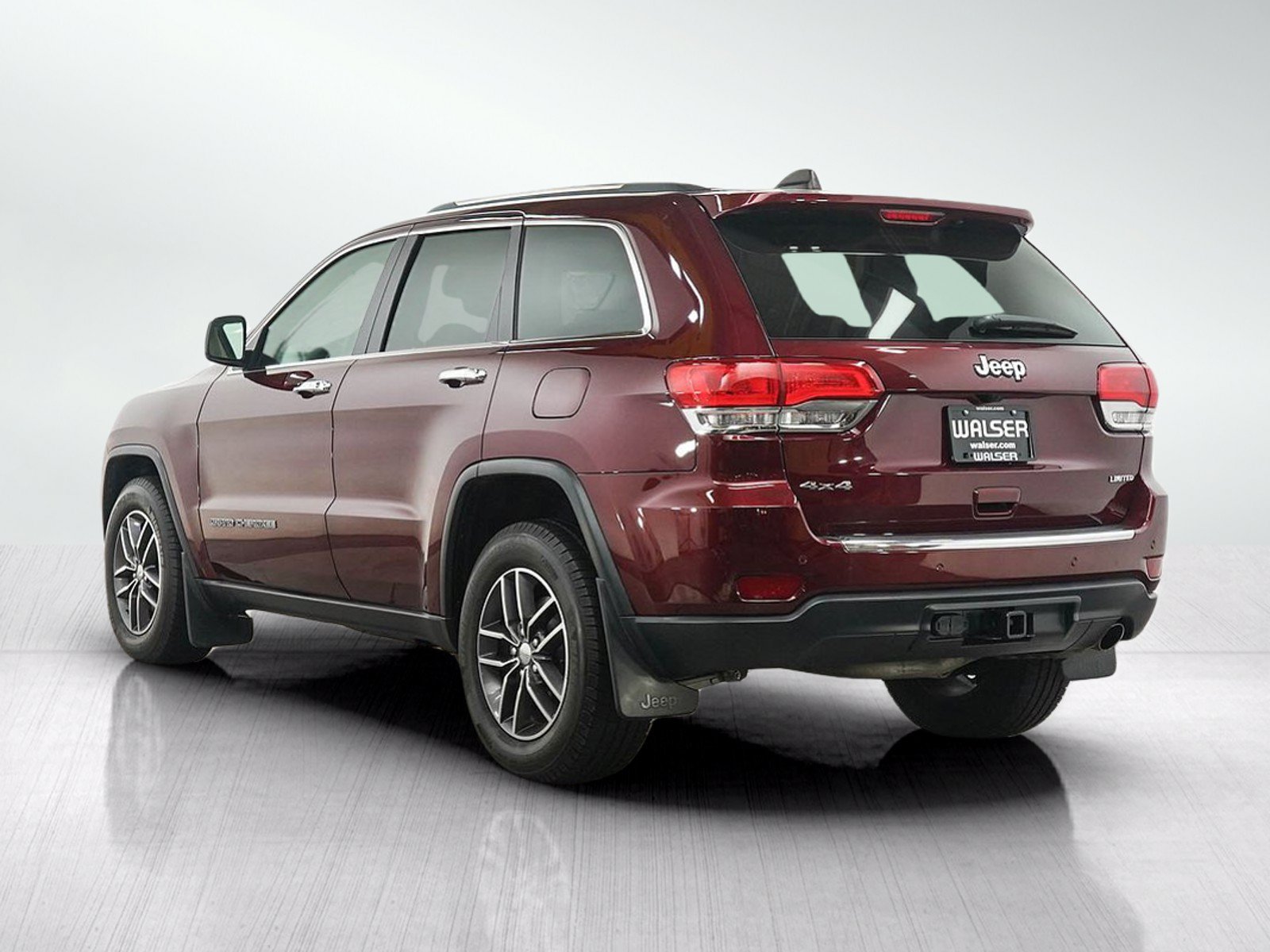 Used 2017 Jeep Grand Cherokee Limited AWD/4WD image 3